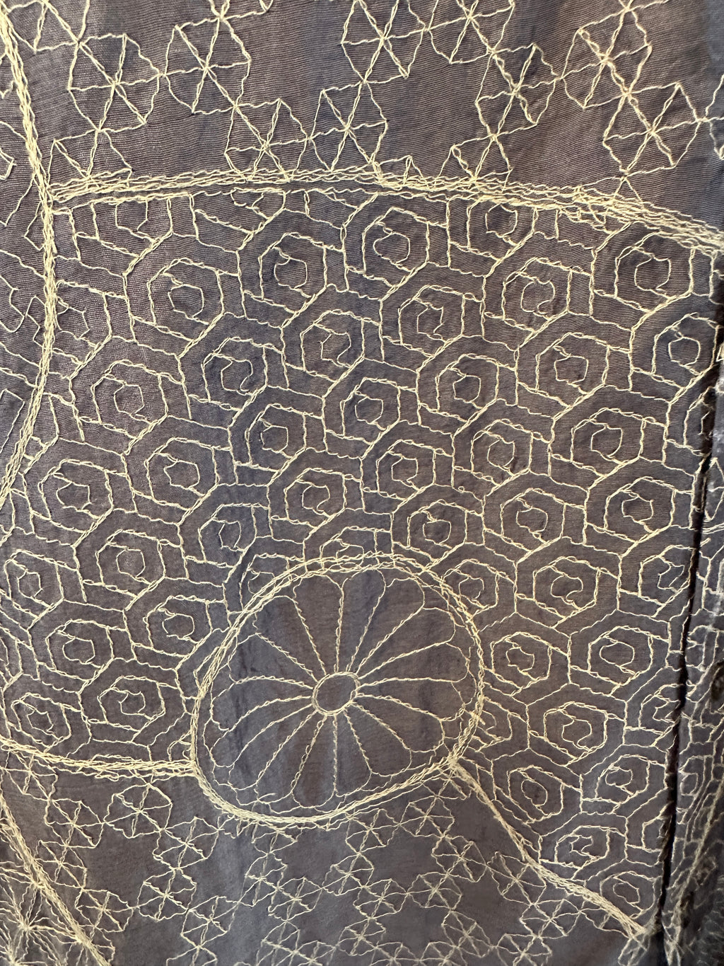 Veyra Shirt embroidered, Silk